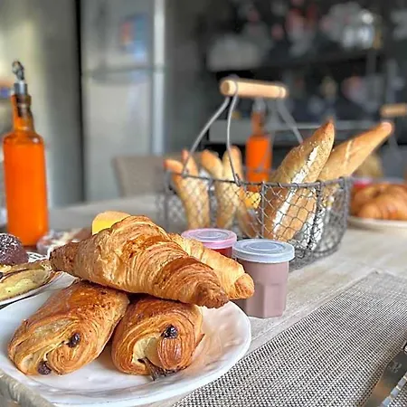 La Clef Des Songes - Au Calme, Au Coeur De Sarlat, 2 Minutes A Pied De La Cite Medievale - Climatisation - Petits Dejeuners Fait Maison - Parking Gratuit - Option Et Massages - Piscine De Saison A 400m Hotel Sarlat