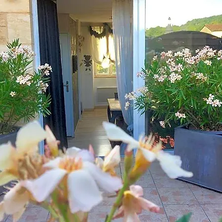 La Clef Des Songes - Au Calme, Au Coeur De Sarlat, 2 Minutes A Pied De La Cite Medievale - Climatisation - Petits Dejeuners Fait Maison - Parking Gratuit - Option Et Massages - Piscine De Saison A 400m 4* Sarlat