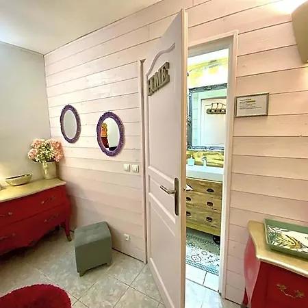 Hotel La Clef Des Songes - Au Calme, Au Coeur De Sarlat, 2 Minutes A Pied De La Cite Medievale - Climatisation - Petits Dejeuners Fait Maison - Parking Gratuit - Option Et Massages - Piscine De Saison A 400m Sarlat