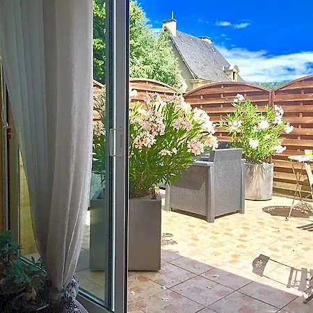 Hotel La Clef Des Songes - Au Calme, Au Coeur De Sarlat, 2 Minutes A Pied De La Cite Medievale - Climatisation - Petits Dejeuners Fait Maison - Parking Gratuit - Option Et Massages - Piscine De Saison A 400m Sarlat